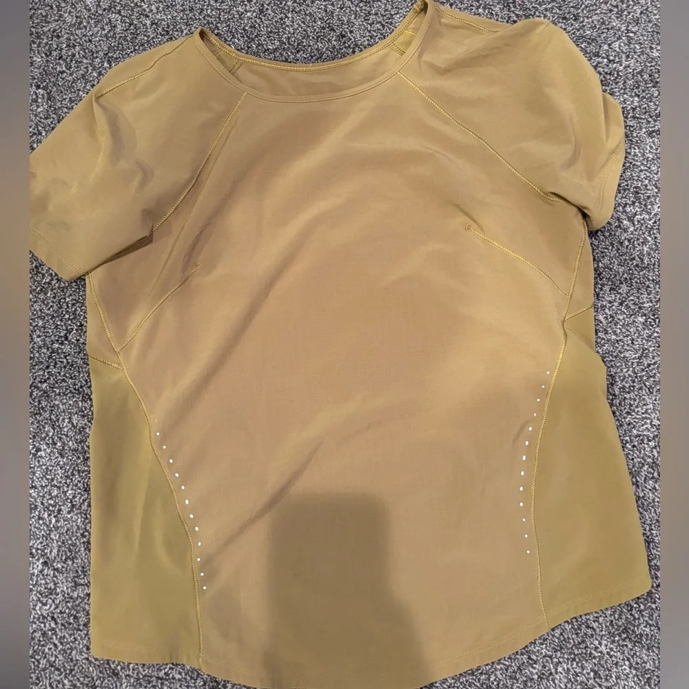 LULU LEMON RUNNING SHIRT - Picture 1 of 2